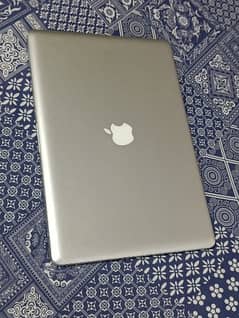 Macbook Pro Mid 2010, with 15 Inch Display 0