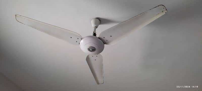 4 Working Ceiling Fans for Sale 7