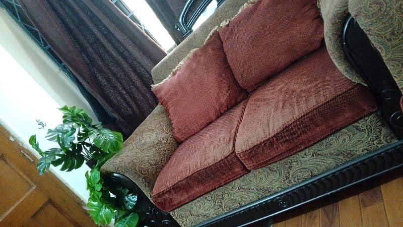 7 Seater Sofa Set With Cushions. . . 1