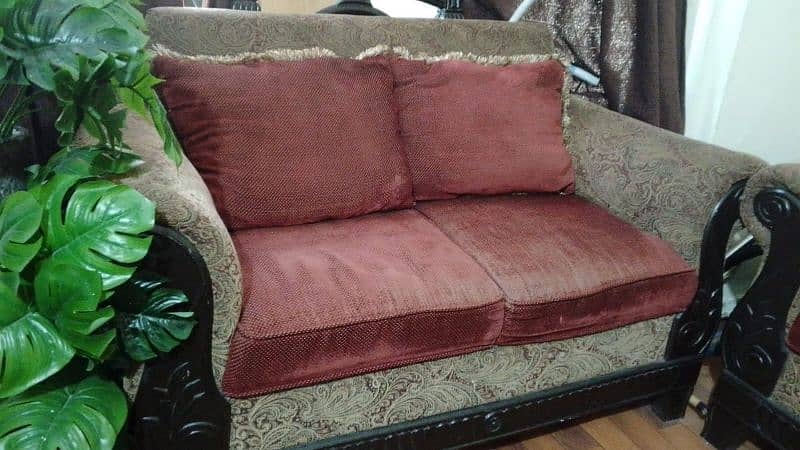 7 Seater Sofa Set With Cushions. . . 2