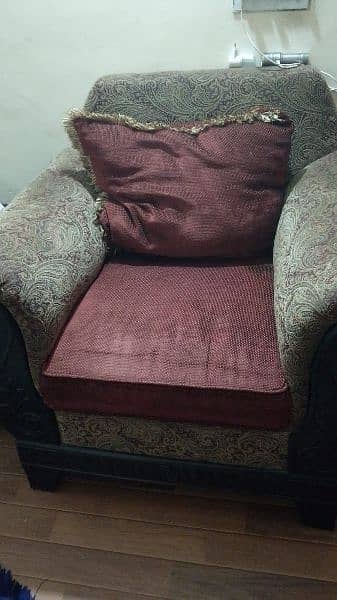 7 Seater Sofa Set With Cushions. . . 3