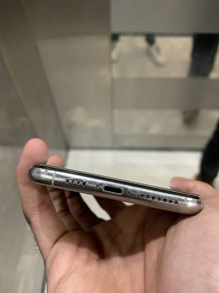 iphone xs max with box 3
