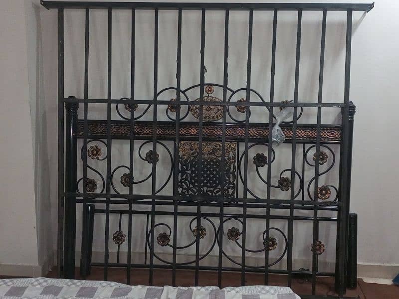 Double master bed iron - ph4 bahria Rwp 1