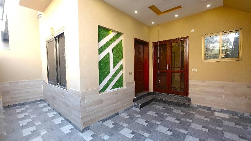 Prominently-Located House Available In Bismillah Housing Scheme - Block B For Sale 3