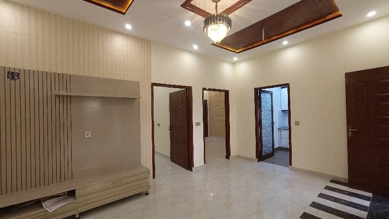 Prominently-Located House Available In Bismillah Housing Scheme - Block B For Sale 5
