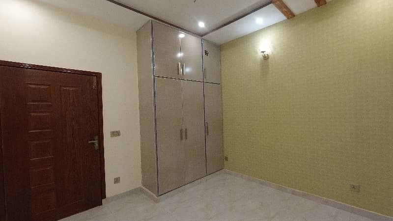 Prominently-Located House Available In Bismillah Housing Scheme - Block B For Sale 13