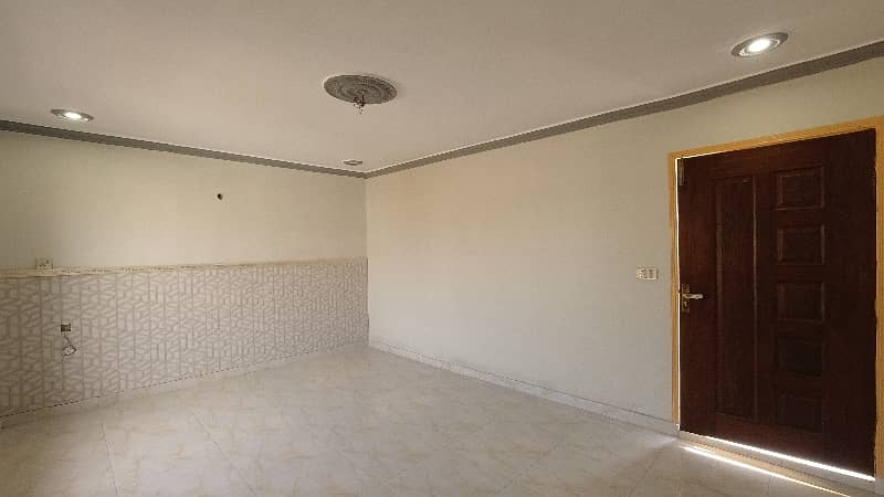 Prominently-Located House Available In Bismillah Housing Scheme - Block B For Sale 27