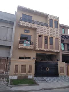 5 Marla Half Triple Storey Beautiful Design House For Sale In Bismillah Housing Society Lahore. 0
