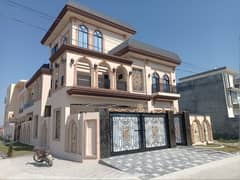 10 Marla Corner Beautiful Design Half Triple Storey House for Sale in Bismillah Housing Society Lahore.
