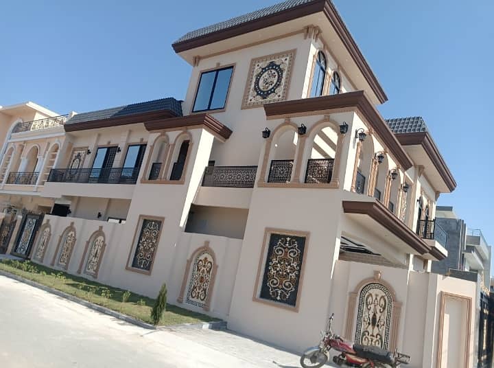 10 Marla Corner Beautiful Design Half Triple Storey House for Sale in Bismillah Housing Society Lahore. 2