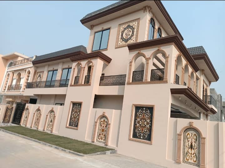 10 Marla Corner Beautiful Design Half Triple Storey House for Sale in Bismillah Housing Society Lahore. 3