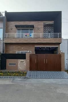 5 Marla Double Storey House For Sale In Bismillah Housing Society Lahore. Price Will Be Negotiable For Interested Clients.