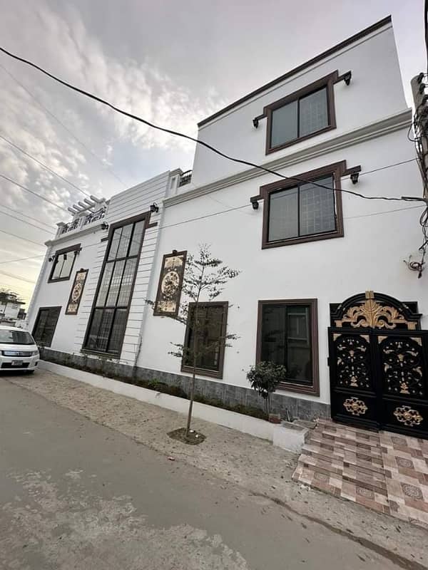 8.75 Marla Cornor Beautiful Design House For Sale In Bismillah Housing Society Lahore. Price Will Be Negotiable For Interested Clients. 5