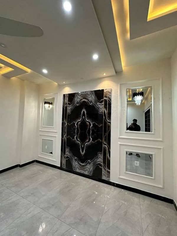 8.75 Marla Cornor Beautiful Design House For Sale In Bismillah Housing Society Lahore. Price Will Be Negotiable For Interested Clients. 11
