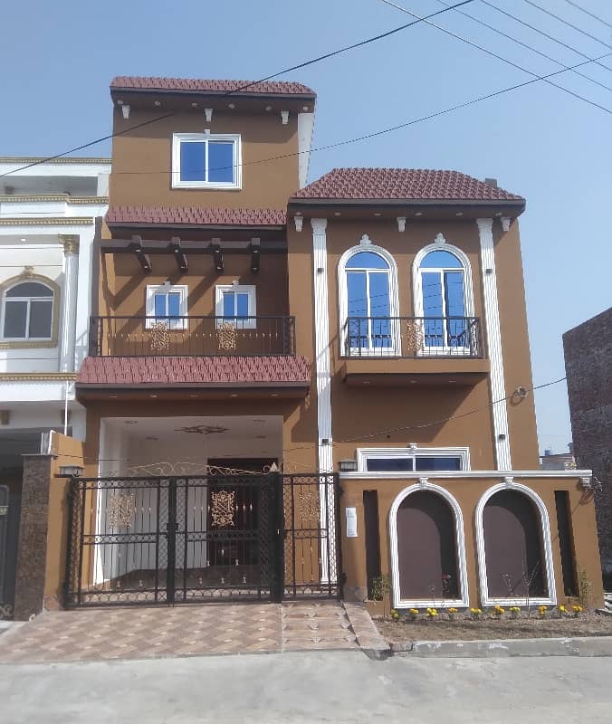 5 Marla Facing Park Double Storey Beautiful Design House For Sale in Bismillah Housing Society Lahore. 0