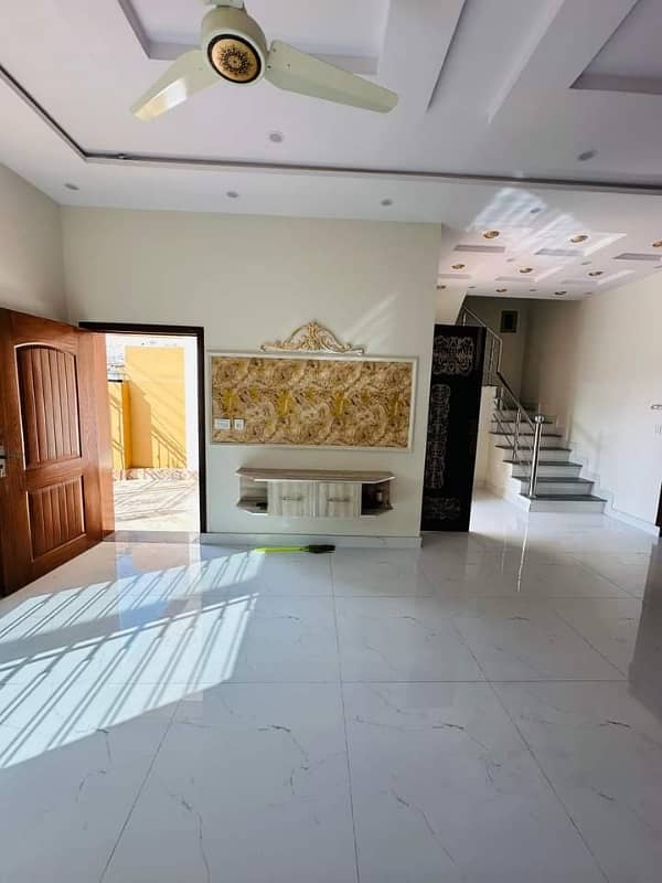 5 Marla Facing Park Double Storey Beautiful Design House For Sale in Bismillah Housing Society Lahore. 14