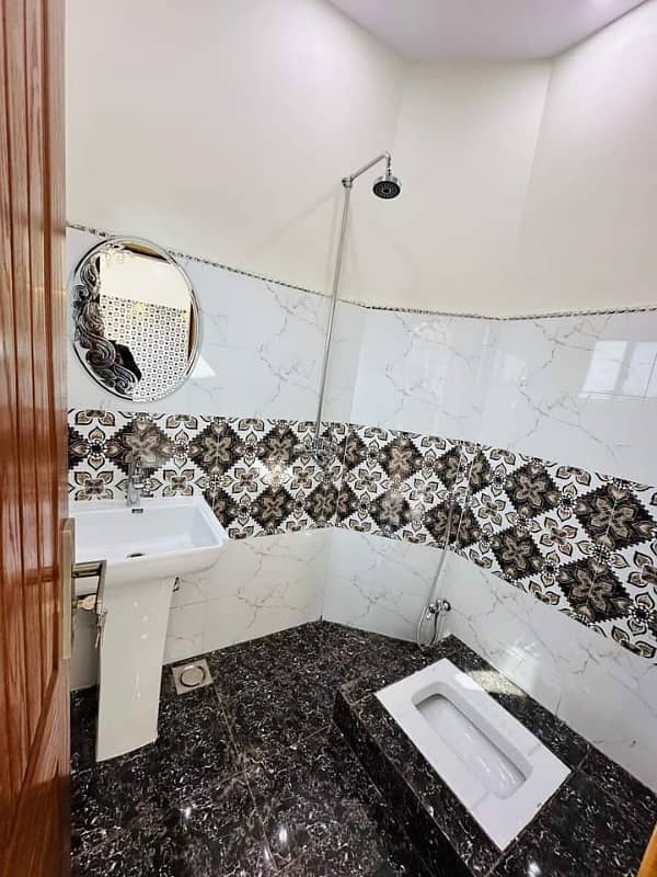 5 Marla Facing Park Double Storey Beautiful Design House For Sale in Bismillah Housing Society Lahore. 33