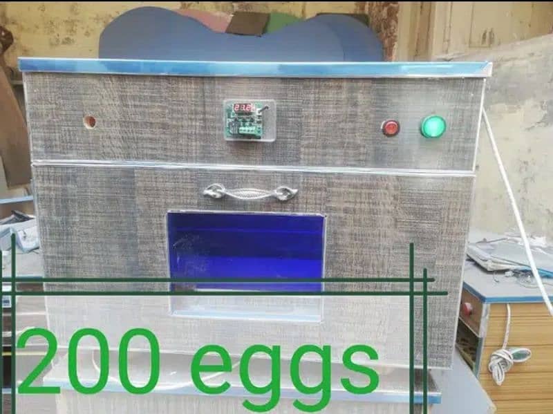 50 sa1000 eggs full auto incubator
Available call WhatsApp 03114141416 5