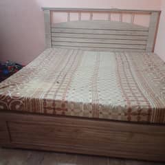 i am selling this double bed neat and clean condition 0