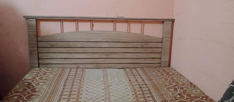 i am selling this double bed neat and clean condition 1