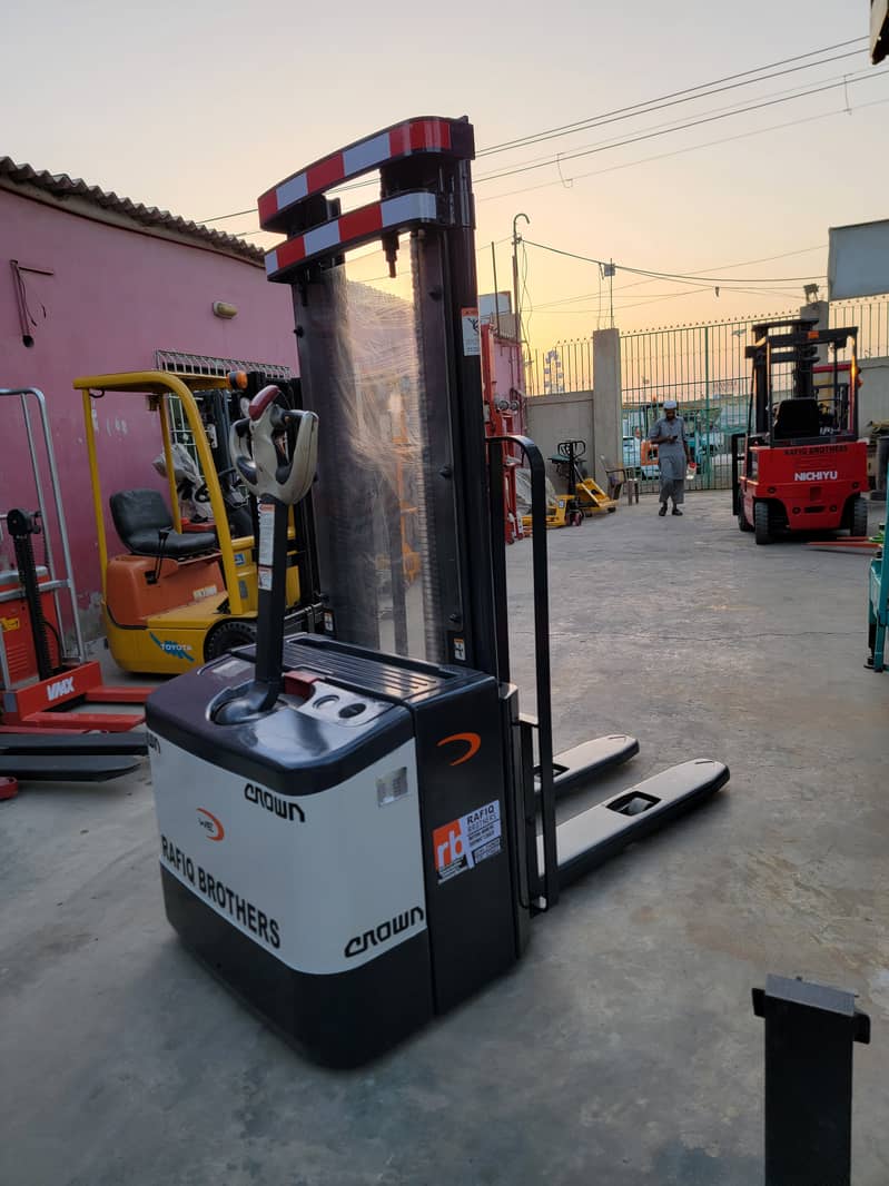 CROWN 1200 Kg Fully Electric Stacker Lifter Forklift for Sale in KHI 1