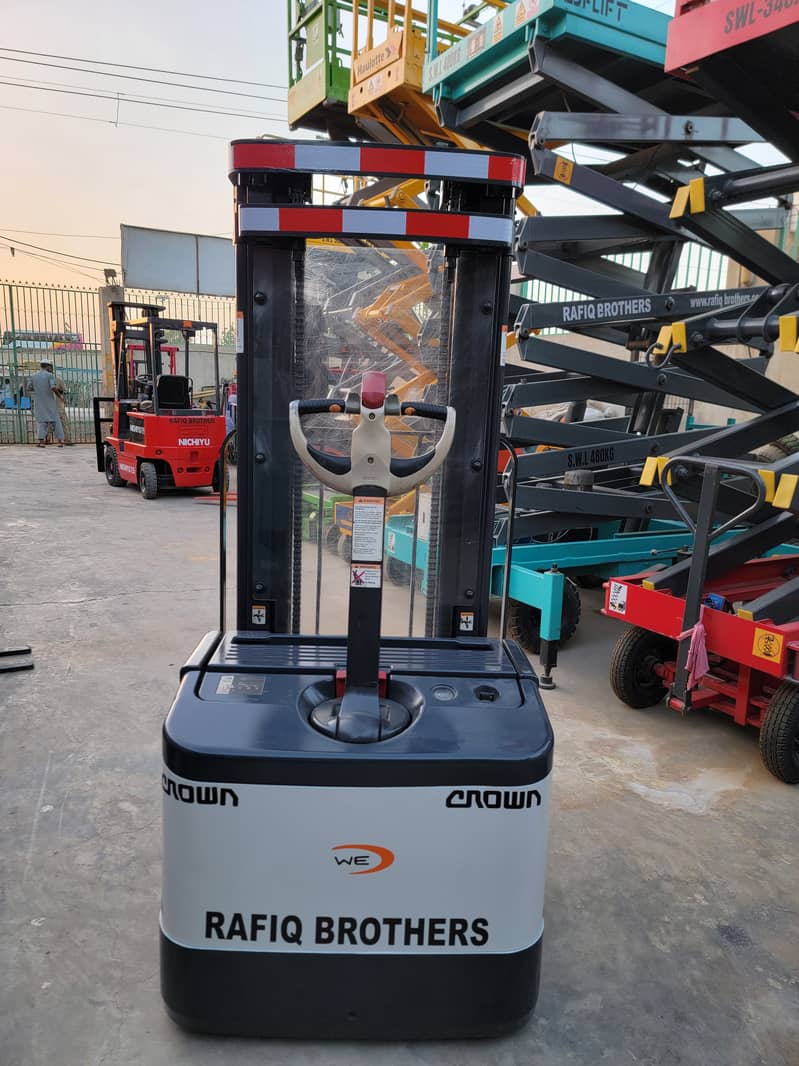 CROWN 1200 Kg Fully Electric Stacker Lifter Forklift for Sale in KHI 3
