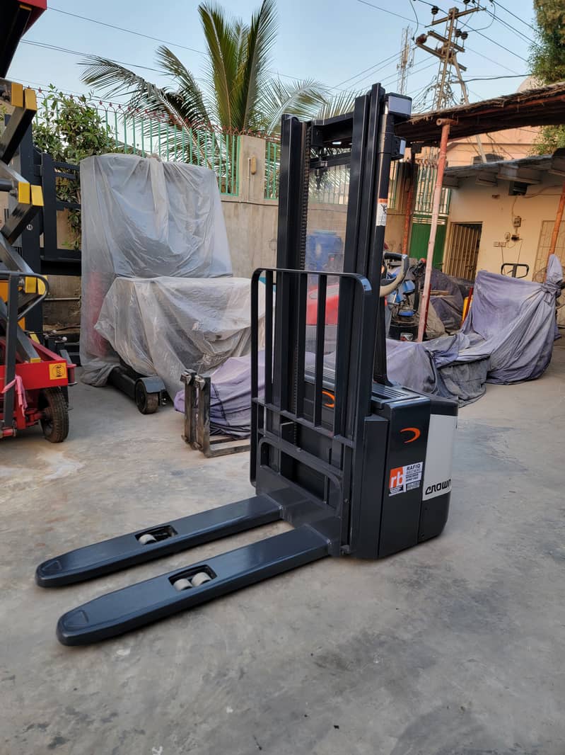 CROWN 1200 Kg Fully Electric Stacker Lifter Forklift for Sale in KHI 4
