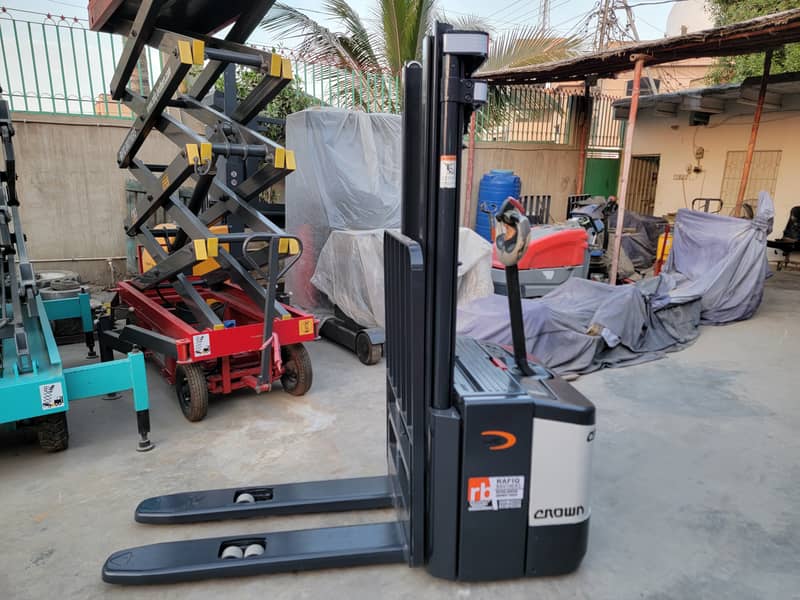 CROWN 1200 Kg Fully Electric Stacker Lifter Forklift for Sale in KHI 6