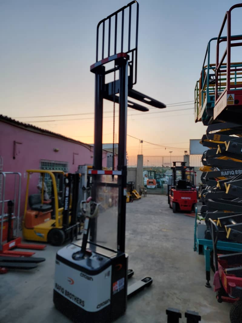 CROWN 1200 Kg Fully Electric Stacker Lifter Forklift for Sale in KHI 9