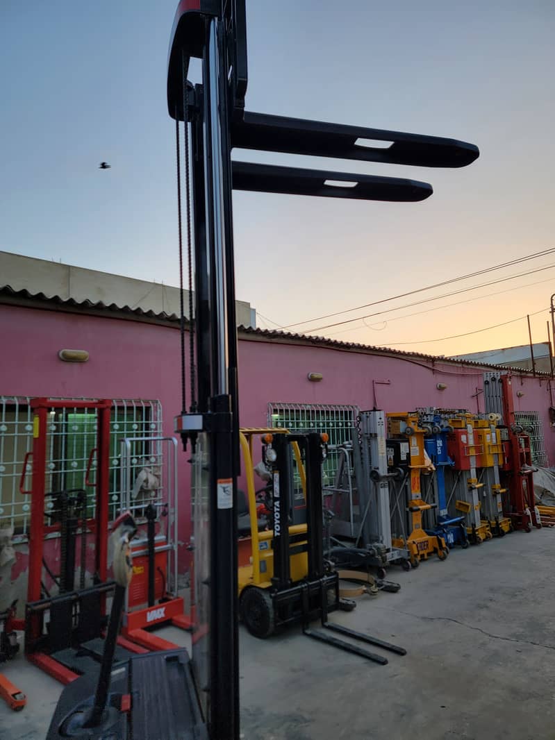 CROWN 1200 Kg Fully Electric Stacker Lifter Forklift for Sale in KHI 10