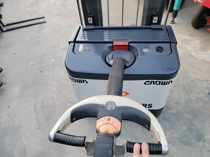 CROWN 1200 Kg Fully Electric Stacker Lifter Forklift for Sale in KHI 12