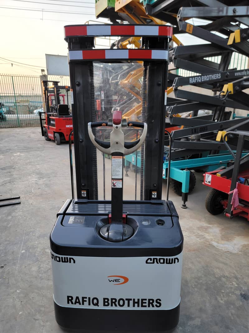 CROWN 1200 Kg Fully Electric Stacker Lifter Forklift for Sale in KHI 17