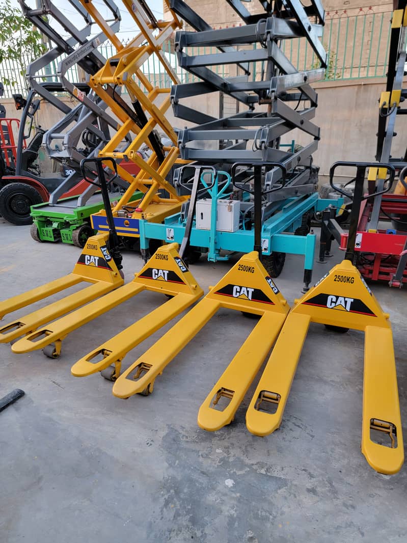 CAT Used / Refurbished Hand Pallet Trucks Lifters Forklifts for Sale 1