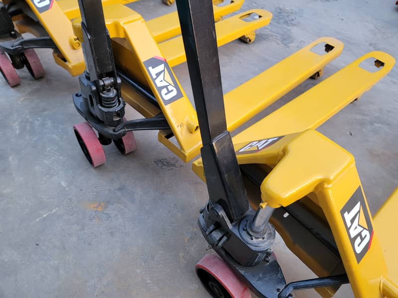 CAT Used / Refurbished Hand Pallet Trucks Lifters Forklifts for Sale 6
