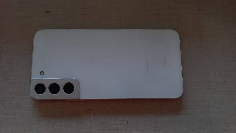 Samsung s22plus approved white color 128gb with charger 2 back cover 3