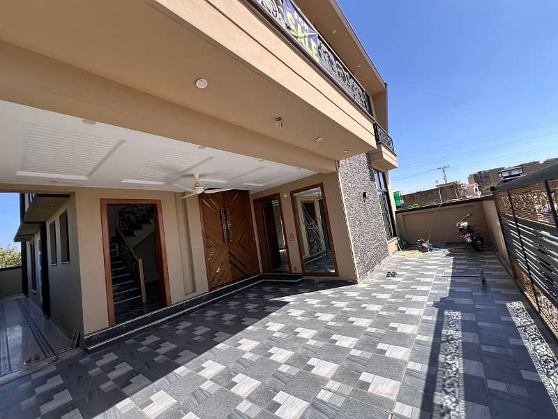 13 Marla Beautiful Designer Semi Corner House For Sale In Phase-8 Bahria Town 20
