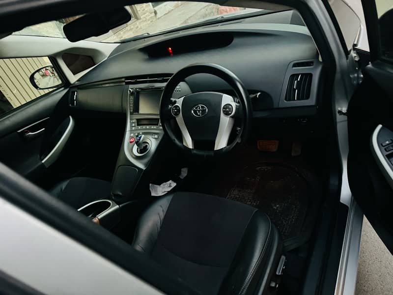 Toyota Prius 2015 Exchange posible 9