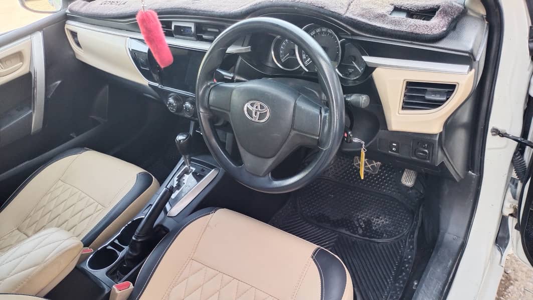 I am selling Toyota corolla GLi 1.3 automatic 4