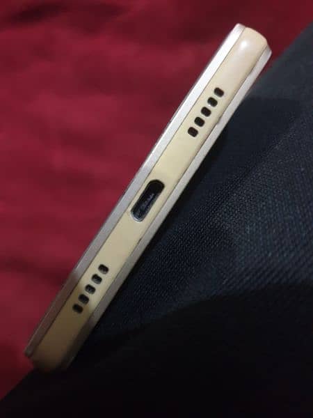 Huawei p 8 fresh condition just one line in screen 10