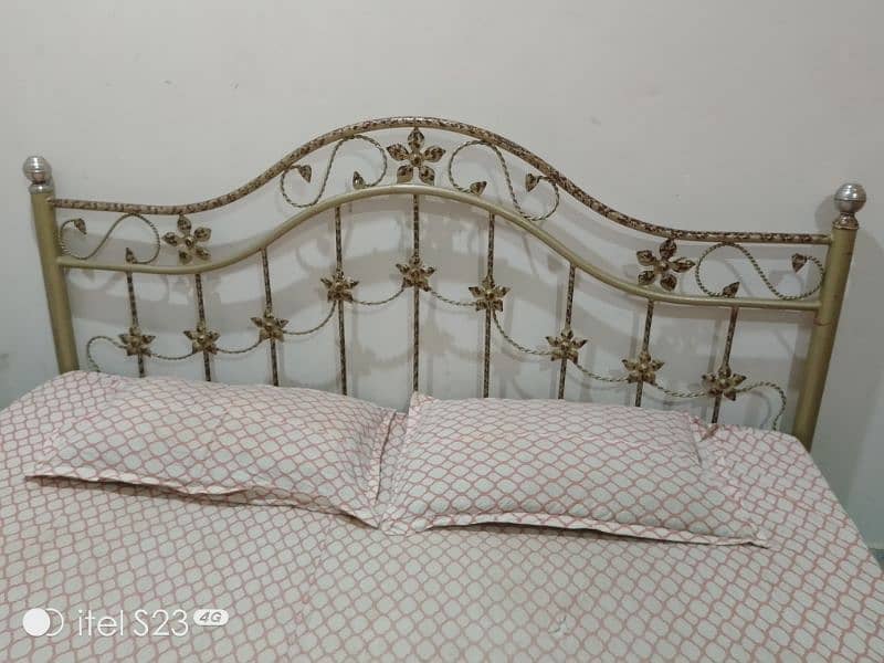 king size iron bed with medicated matress for sale in cheap price 1