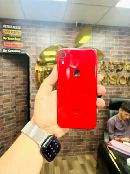 iphone xr 64 gb both sims pta approved waterpack 10/10 2