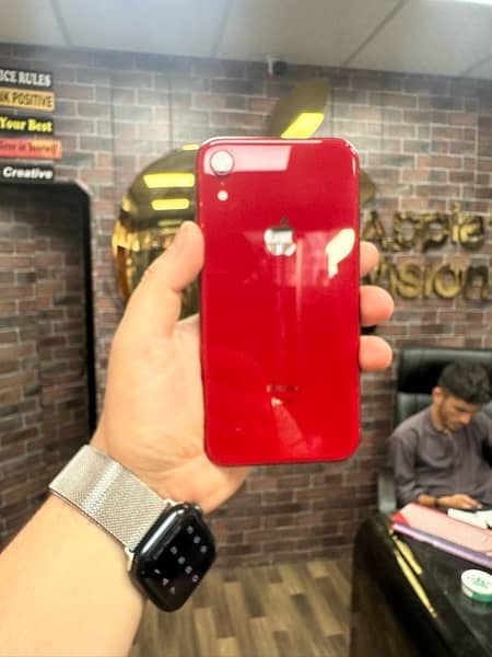 iphone xr 64 gb both sims pta approved waterpack 10/10 3