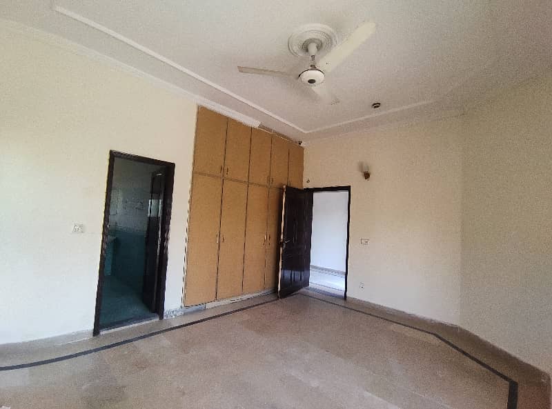 1-Kanal Beautiful Upper Portion With 3-Bed Rooms In Phase-1 DHA 5