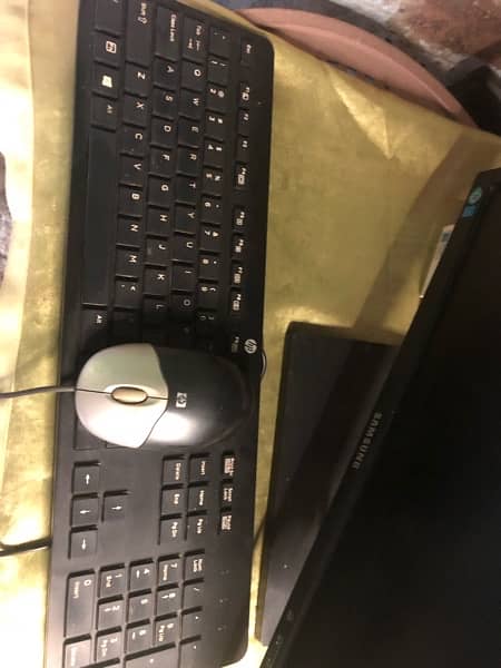i5 4rth Genrastion computer 1 19” screen 1 keyboard and mouse 3