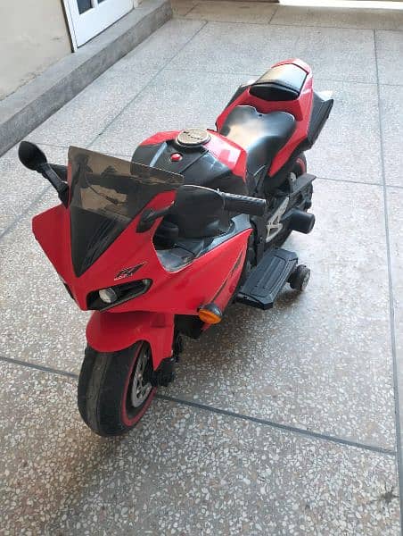electric scooter for children sale 10/10 condition 1