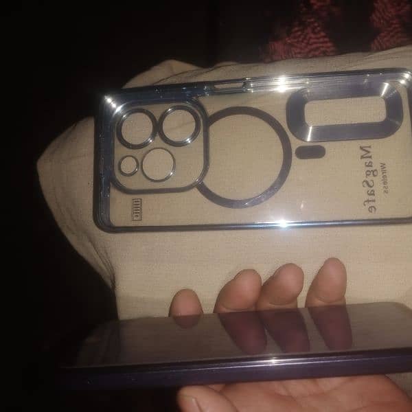 infinix hot 8 x6525 new brand phone only back caver.  4/64. 5