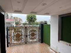 5MARLA BREAND NEW HOUES FOR RENT IN HUSSION BLOCK BAHRIA TOWN LAHORE