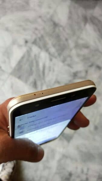 oppo phone good condition. 10 by 10 in new condition 2
