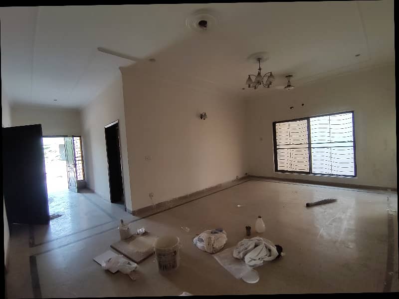 1 Kanal Upper Portion with Seperate Gate & Parking 3 Bed Rooms Tv Lounge, Kitchen Store Room Servant Quarter 9