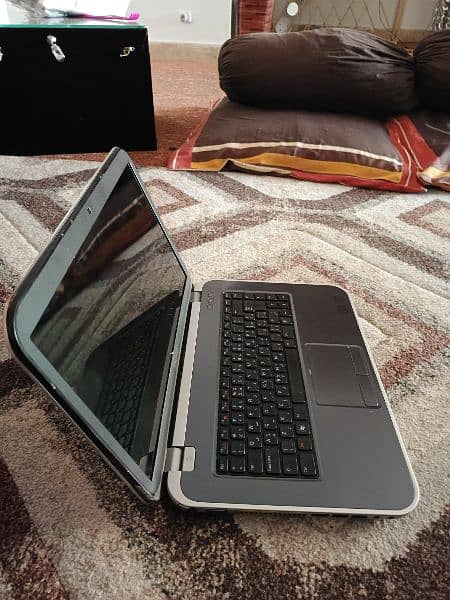 Dell Inspiron laptop 1